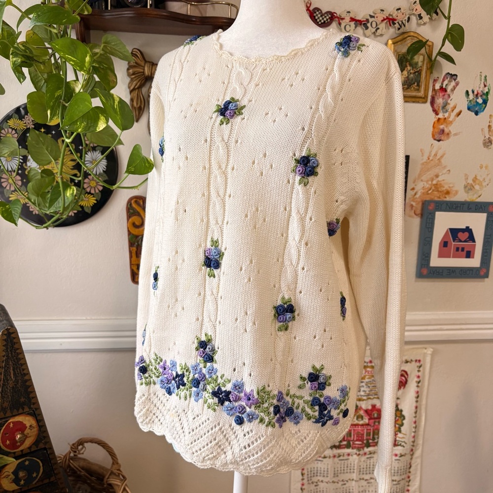 Vintage Alfred Dunner Womens M Sweater Blue Floral‎ Embroidery Cottage Dainty